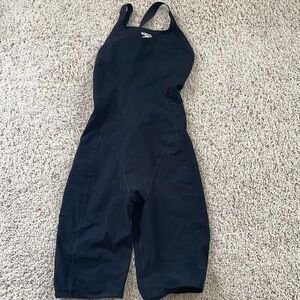 Never worn. I’m selling it because it was too big. Willing to negotiate